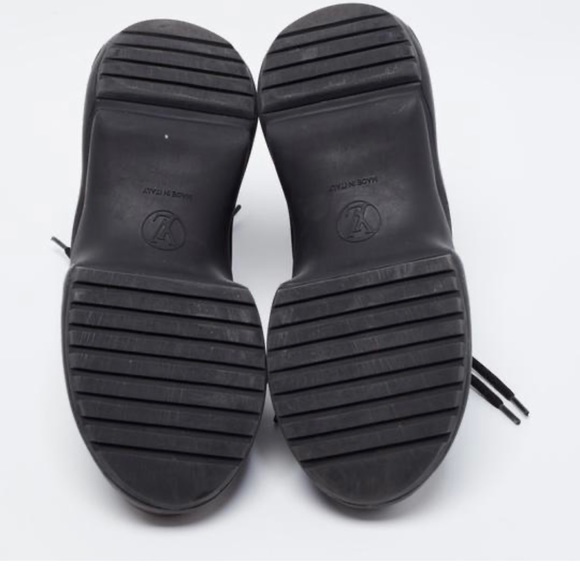 Louis Vuitton - Picture 5 of 7